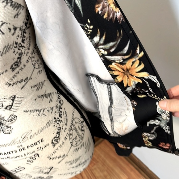 BAR lll WOMAN’S RUFFLED FLORAL ZIPPERED JACKET SIZE MEDIUM - Picture 9 of 13